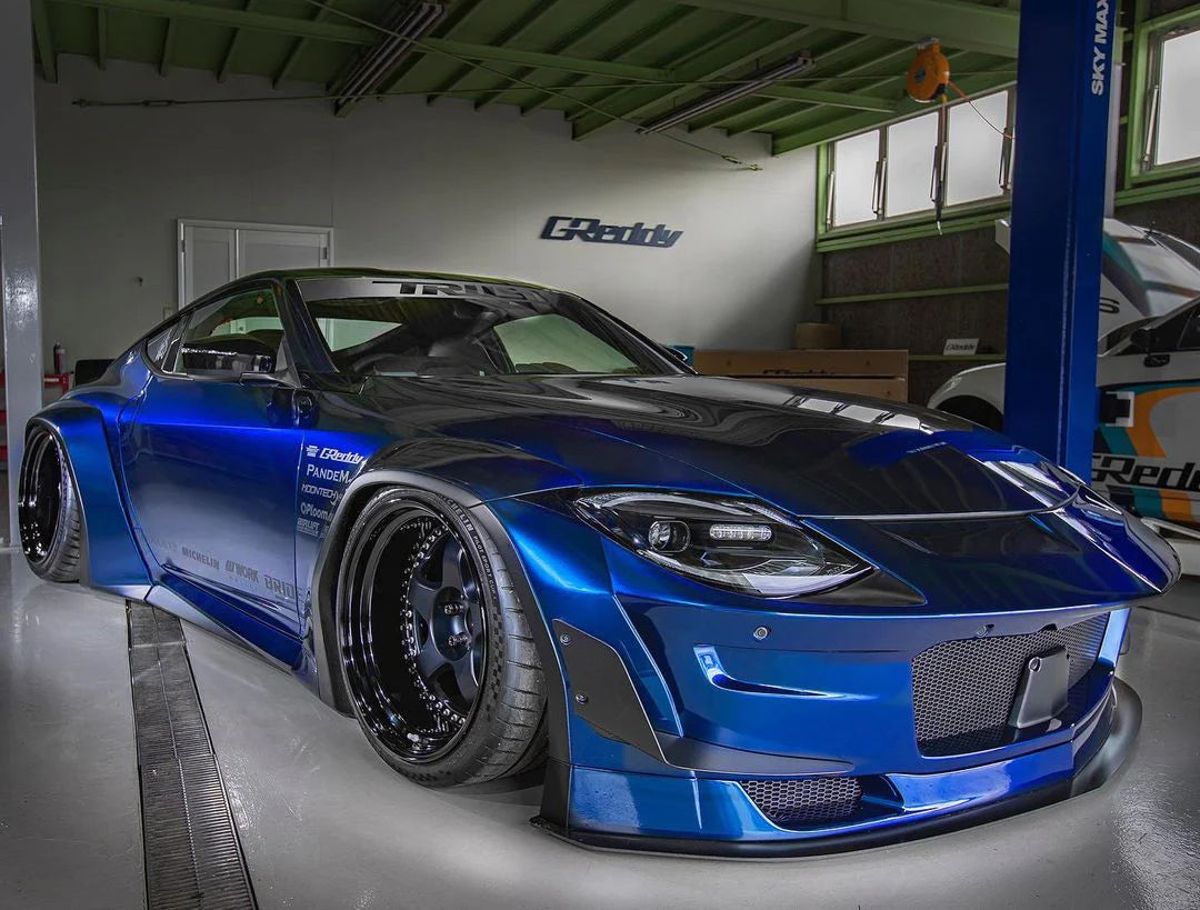 Pandem Nissan Z (RZ34) full kit with Duck Tail Wing